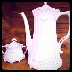 Vintage Porcelain Coffee n Creamer set